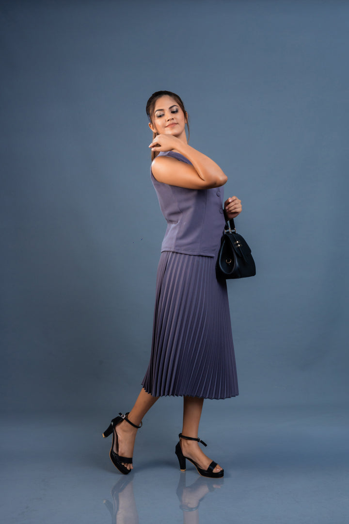 Women’s sharp cut waistcoat and pleat skirt set, side view